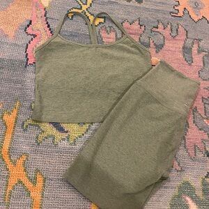 Beyond Yoga Tank+Bike Shorts-Selling as Set!!